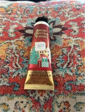 D55 1 Bath and Body Works hand cream 1 oz bright Christmas morning